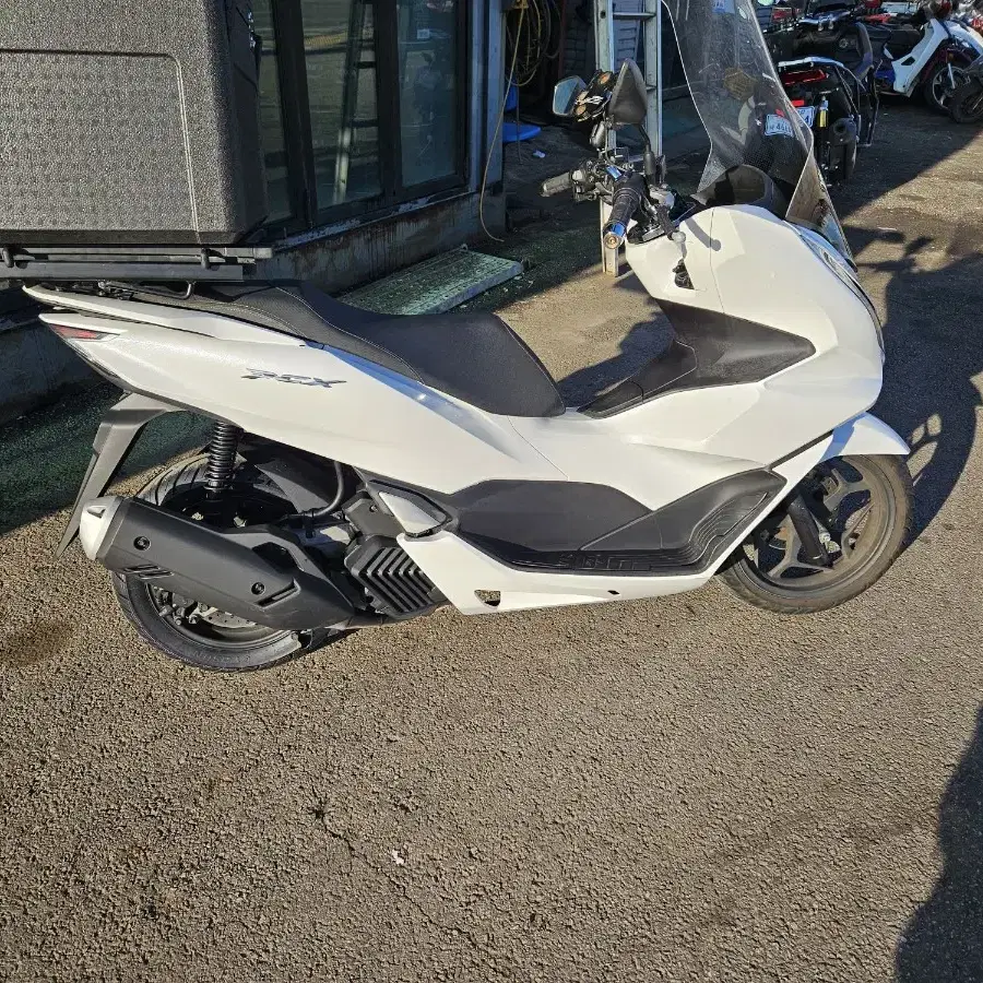 pcx125 abs 22년식  23300키로 정리합니다