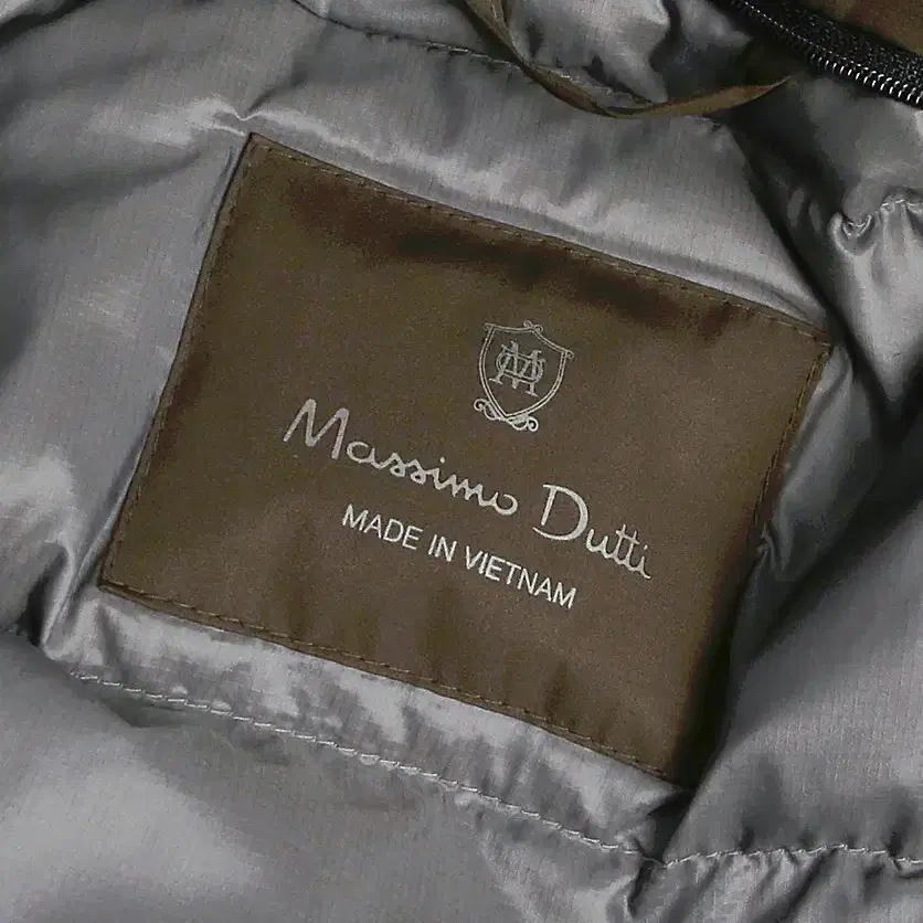 마시모두띠 [Massimo Dutti] 다크 카키 방수 클래식 롱패딩