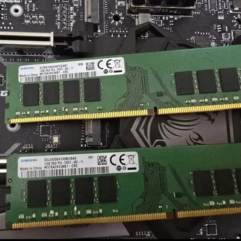 삼성 DDR4 2400 32G(16G X 2) 팝니다.