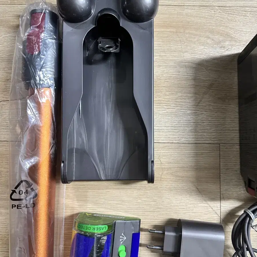 다이슨(Dyson) V15 디텍트 청소기 (새제품)