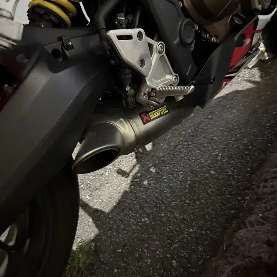 혼다 CBR 650r 19년식 아크라 풀배기