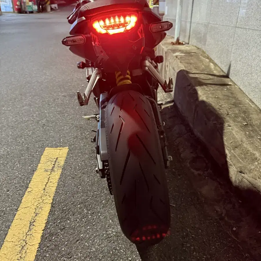 혼다 CBR 650r 19년식 아크라 풀배기