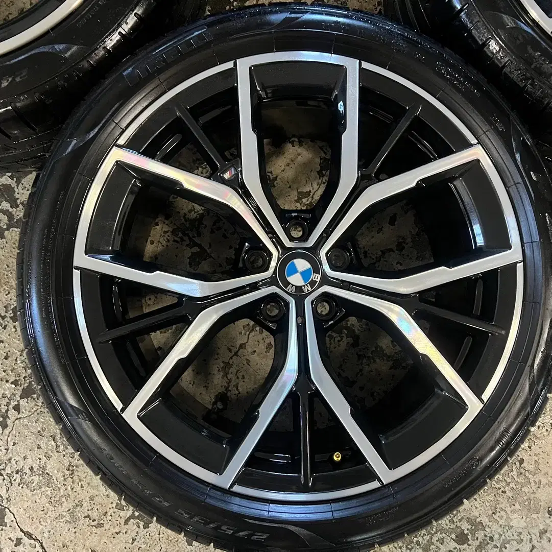 BMW G30 845M 정품 19인치 휠타이어 판매