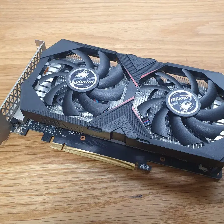 엄청 깨끗한 컬러풀 gtx1650 그래픽카드