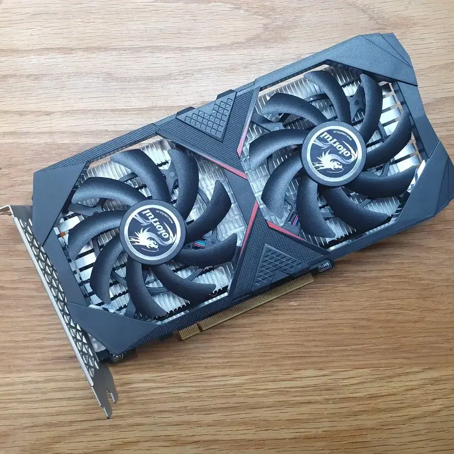 엄청 깨끗한 컬러풀 gtx1650 그래픽카드