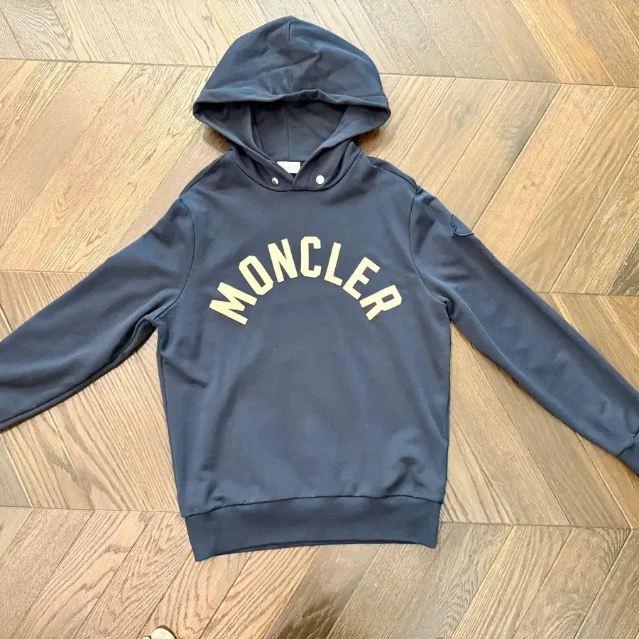 [M] 몽클레르 남성 MONCLER 로고 후디 (네이비)