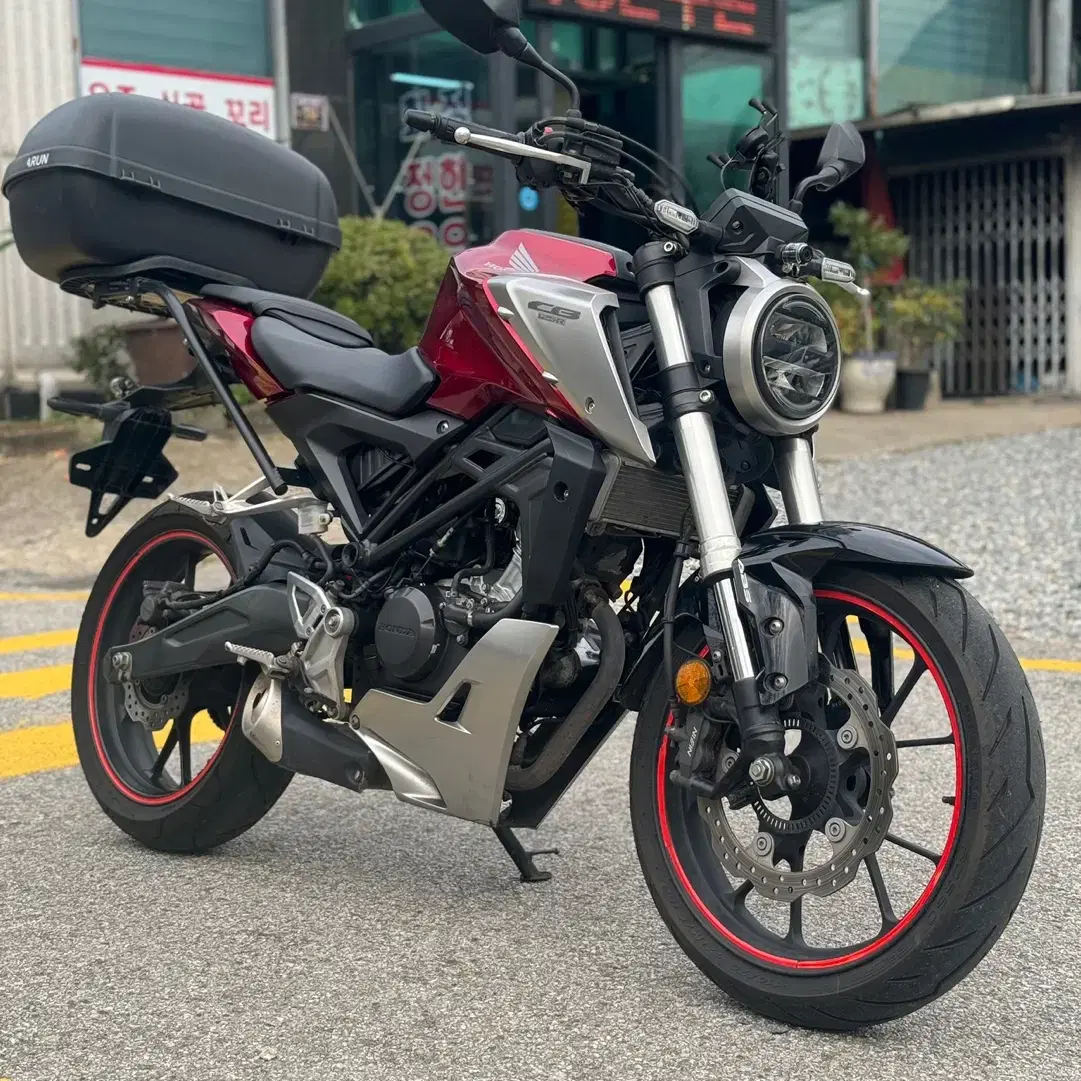 특가) 혼다 CB125R 18년식 메뉴얼 짧은키로수 저렴하게 판매합니다.