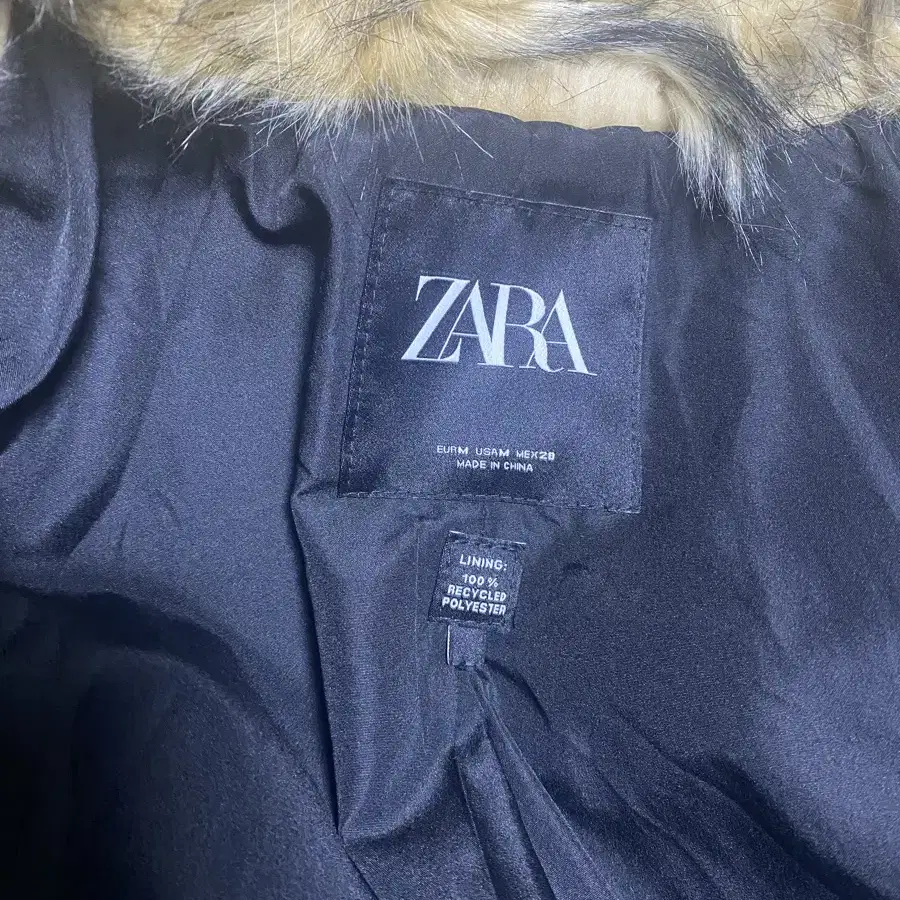 Zara 자라 페이크퍼 자켓