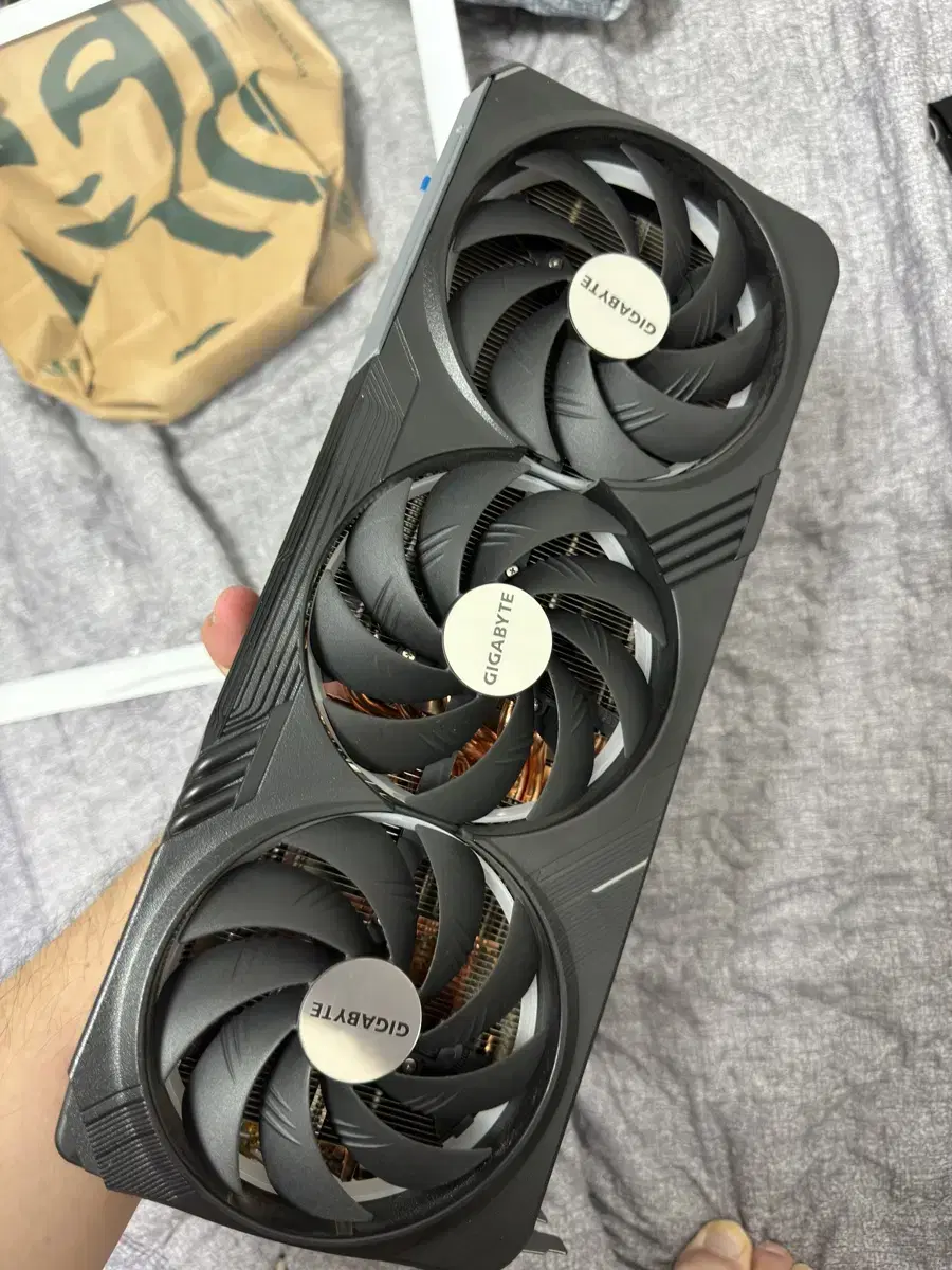 기가바이트 rtx4080 super gaming oc