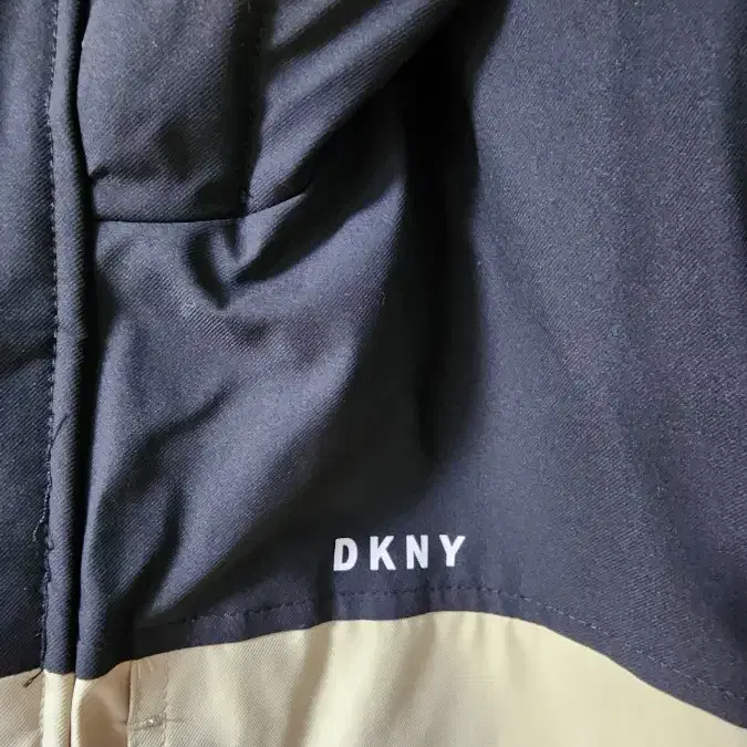 새상품DKNY 남성후디레인점퍼