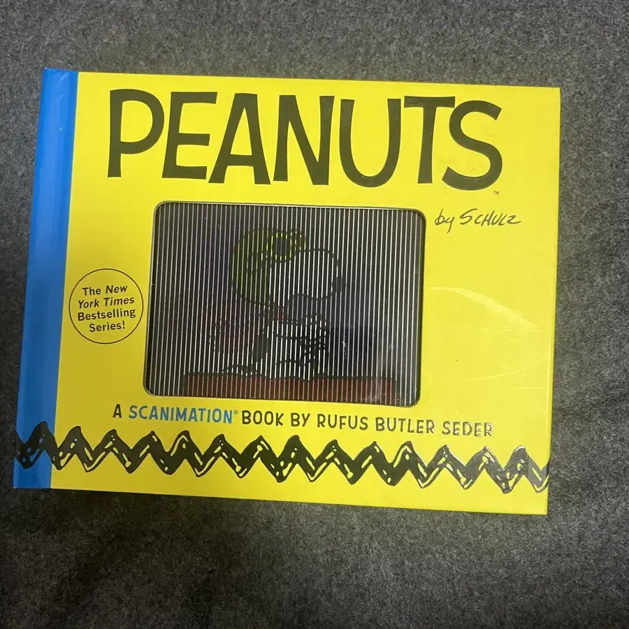 Peanuts: A Scanimation Book [hardcover]