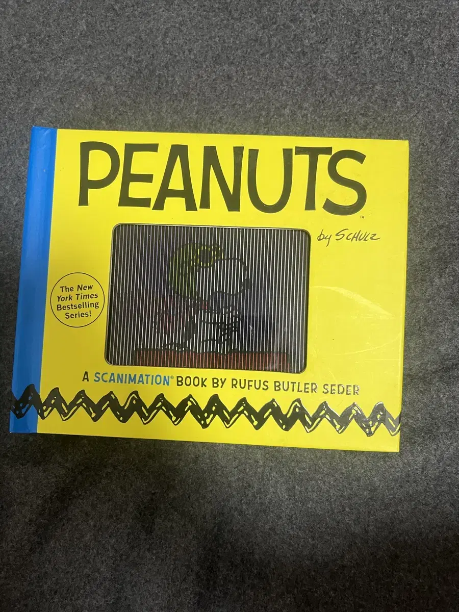 Peanuts: A Scanimation Book [hardcover]