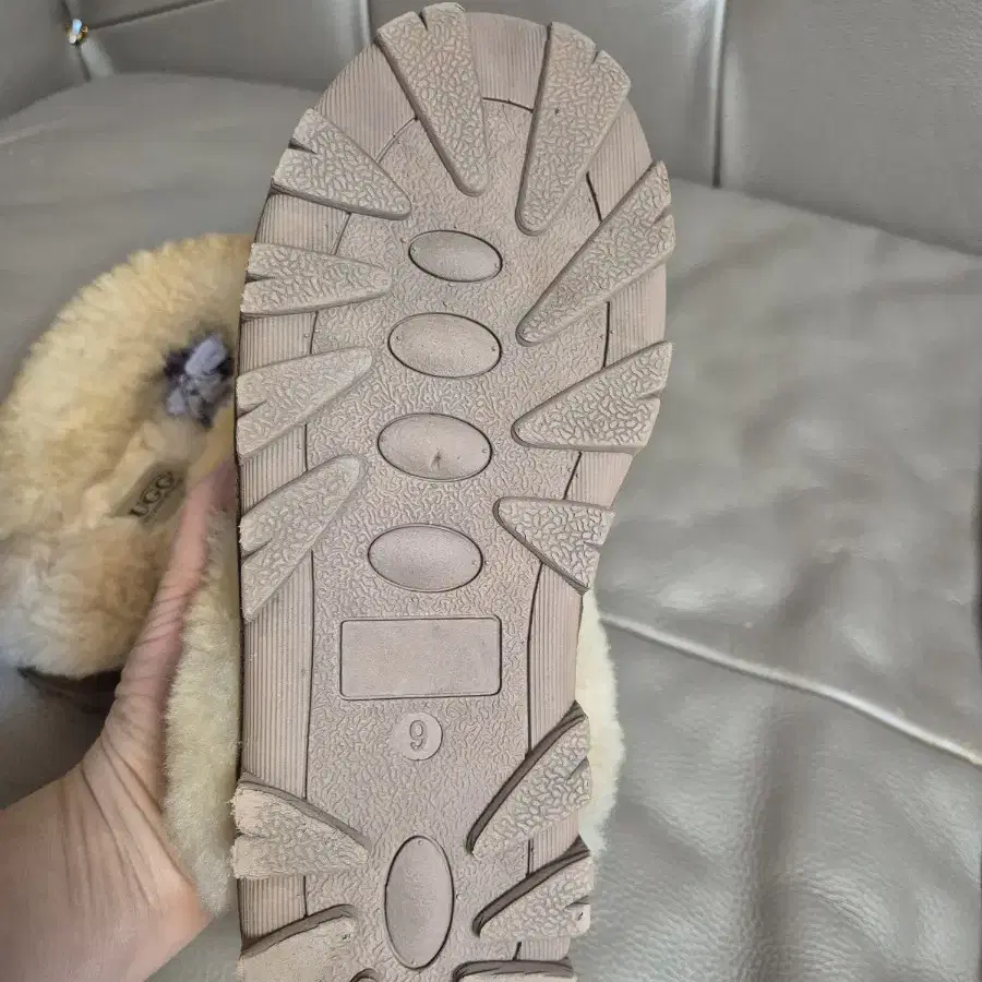 UGG 오즈어그웨어 250mm