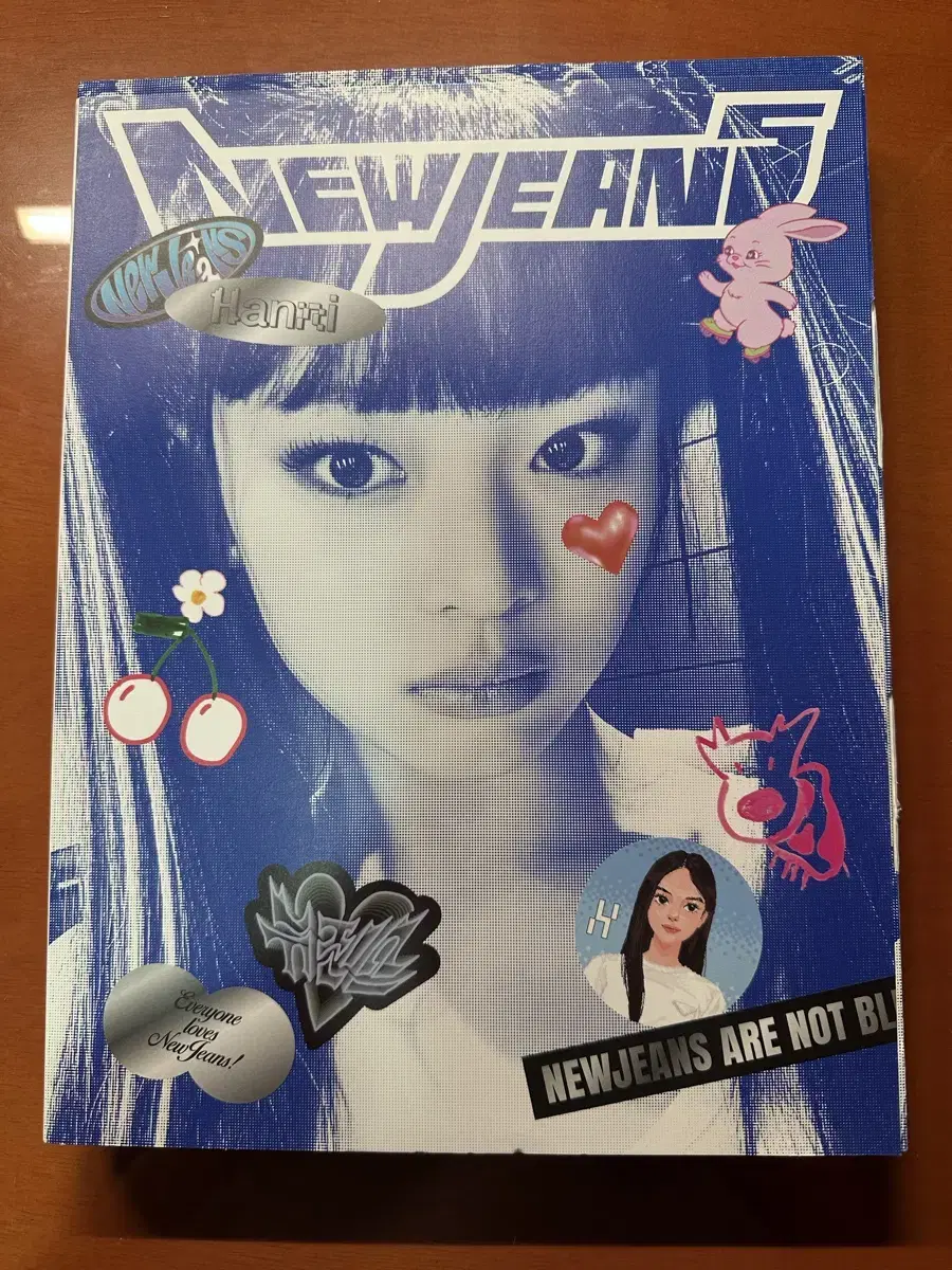 뉴진스 1st EP 'New Jeans' Bluebook 하니.ver