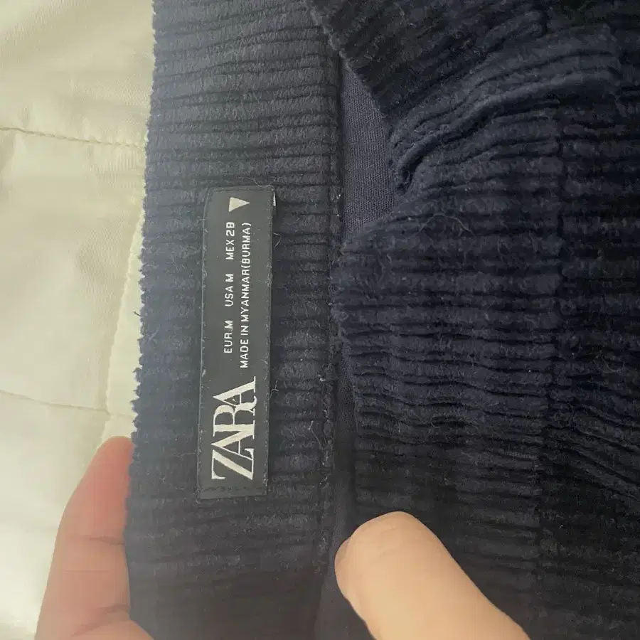 자라 zara 코듀로이 팬츠 (네이비)