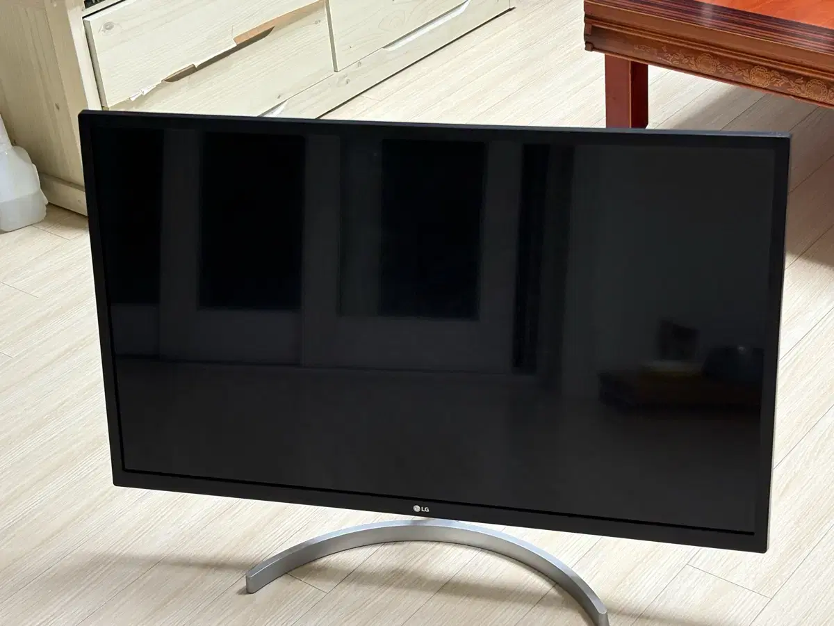 LG FHD 32인치 60hz 모니터 팝니다