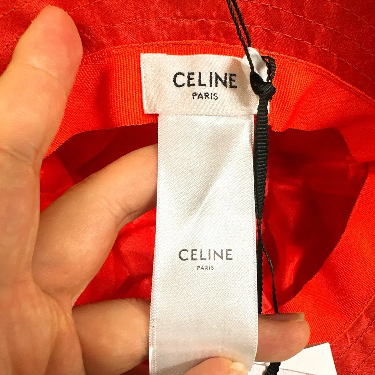 CELINE 셀린느 남녀공용 블랙 퀼팅 자수 로고 버킷햇 70%