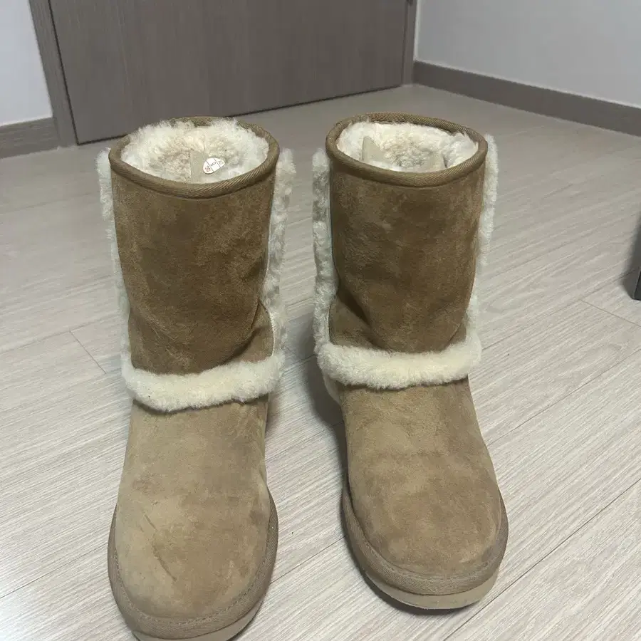 어그 ugg carter 브라운 부츠 240사이즈 새제품