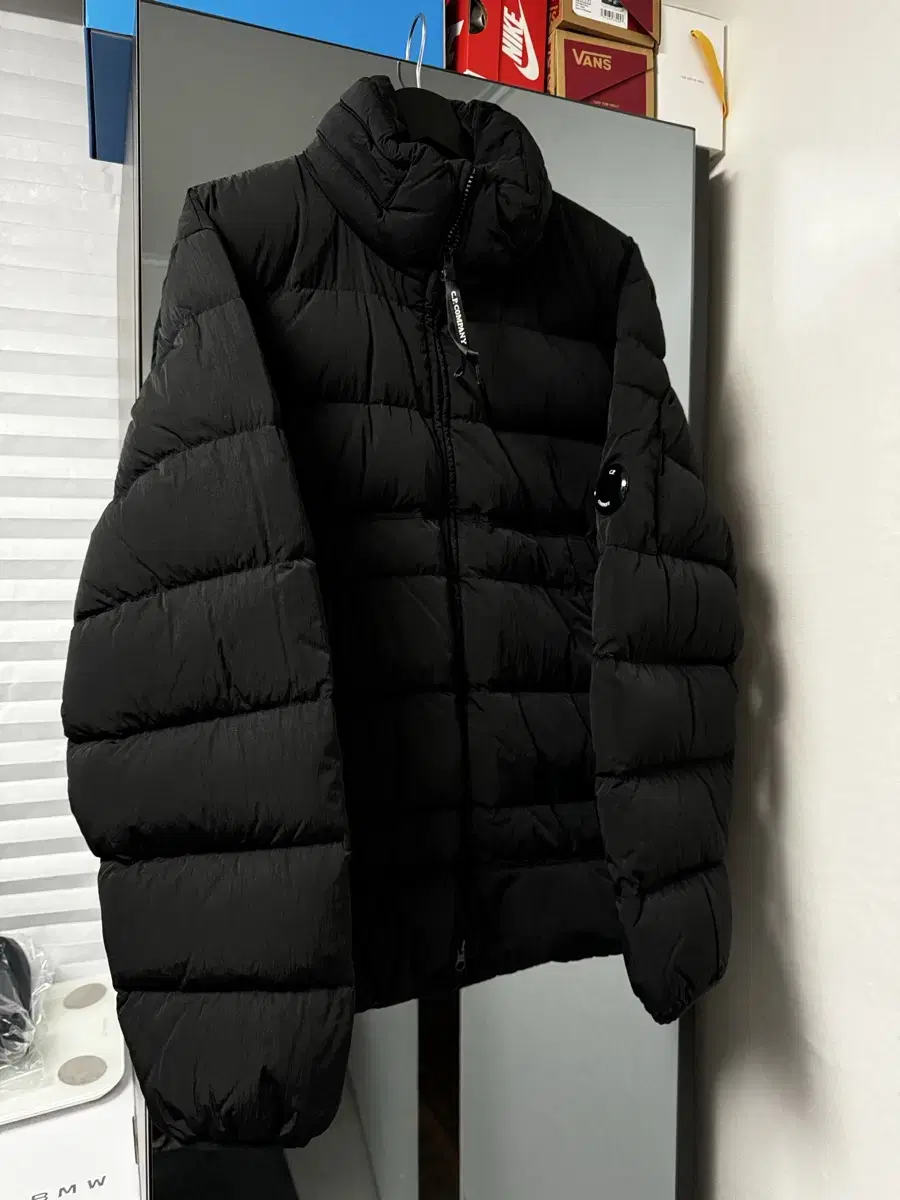 c.p company 23fw 에코크롬 패딩 판매