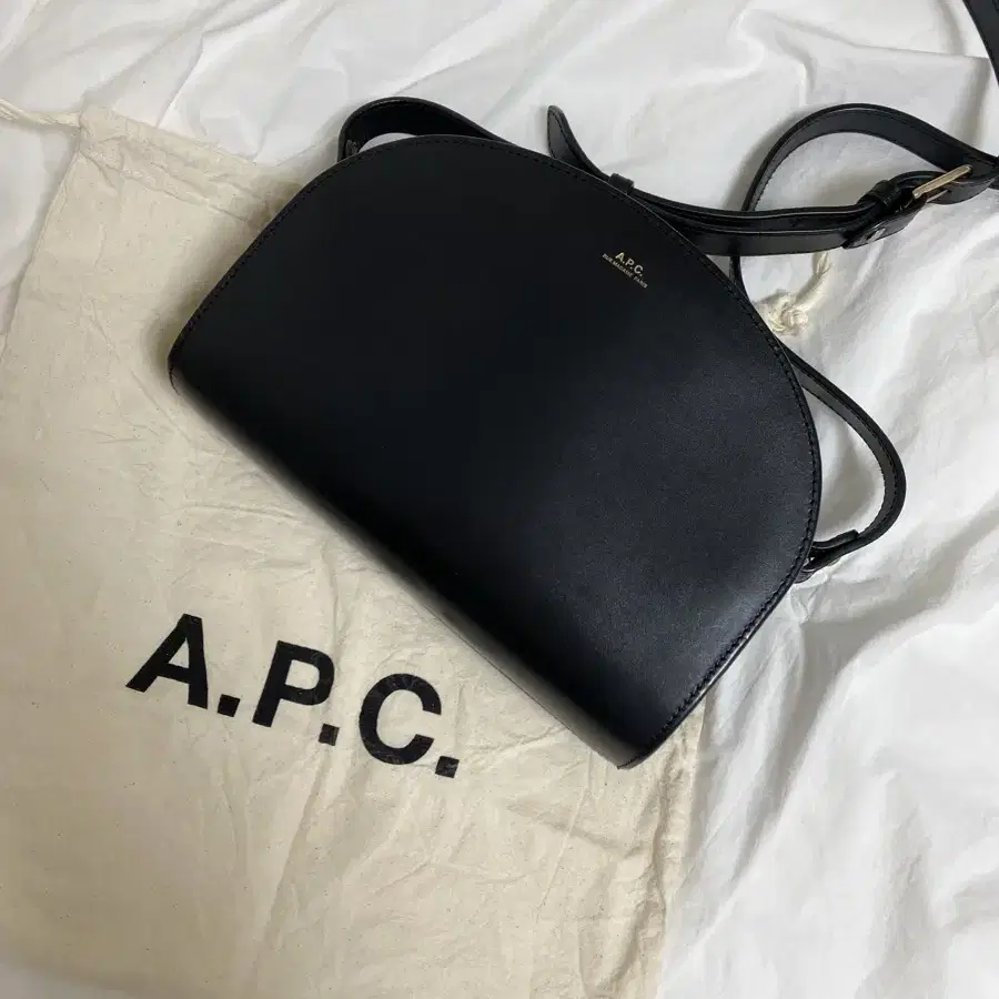 APC 하프문백