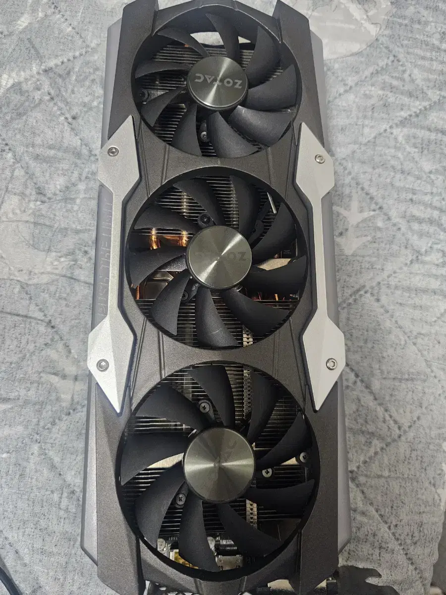 그래픽카드 조텍 1080TI 고장