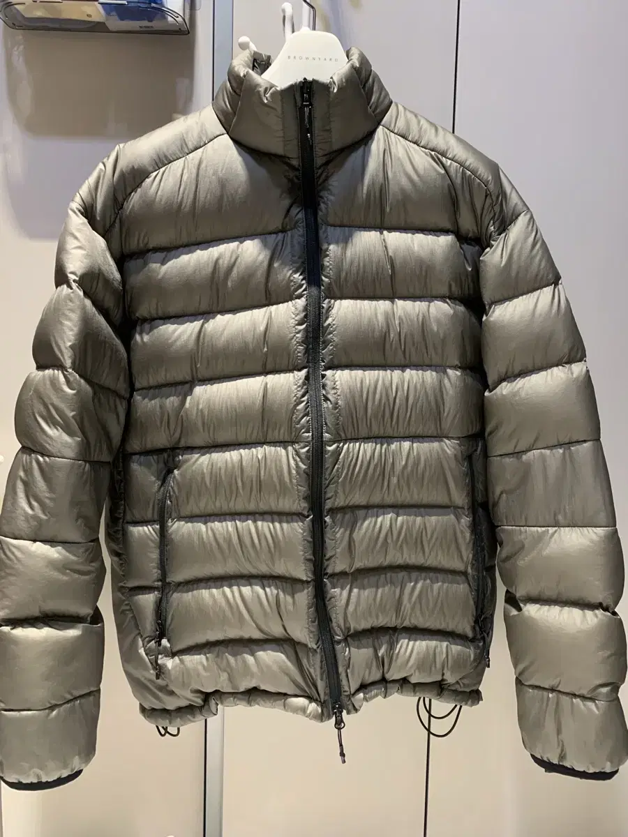 모이프 HELIUM DOWN JACKET 올리브 3사이즈