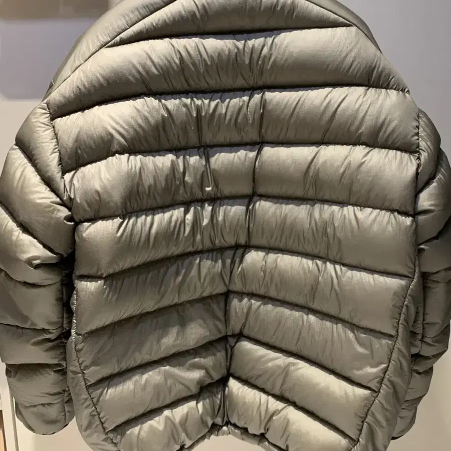 모이프 HELIUM DOWN JACKET 패딩 올리브 3사이즈