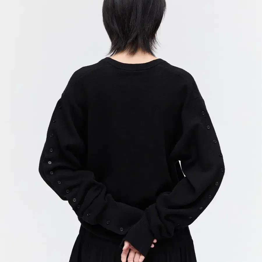 플리즈프로젝트 BUTTON SLEEVE V - NECK KNIT BLAC