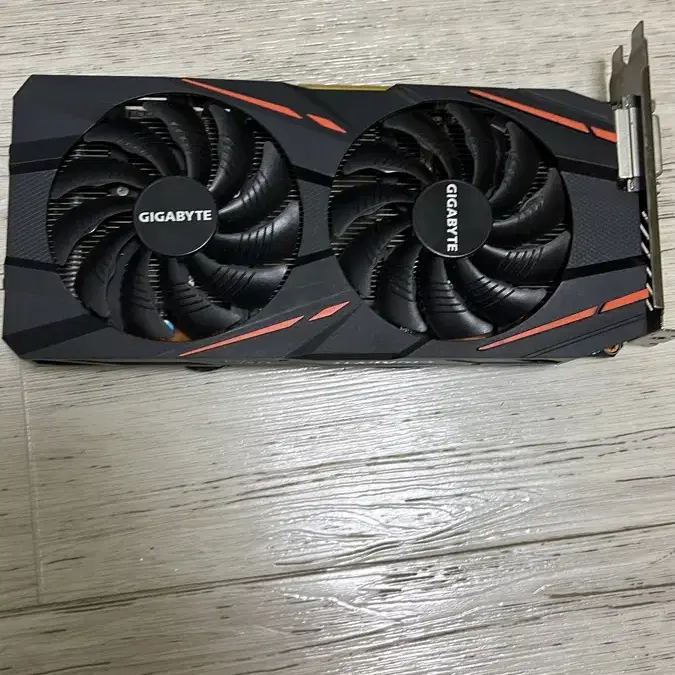 기가바이트 rx570