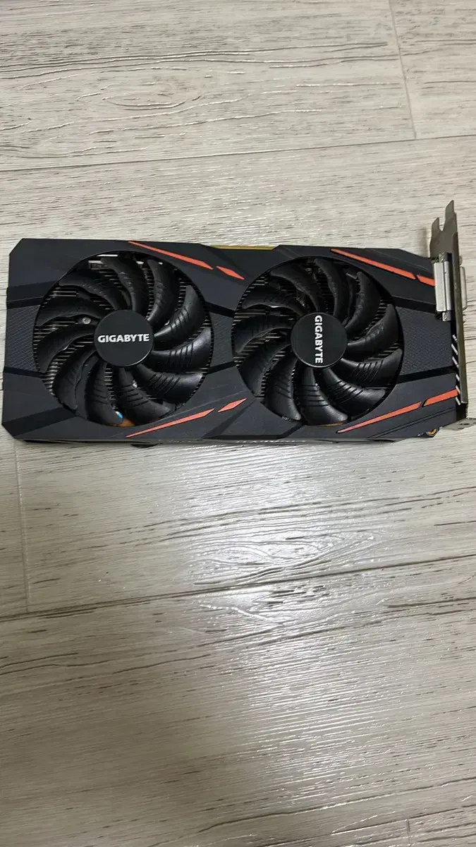 기가바이트 rx570