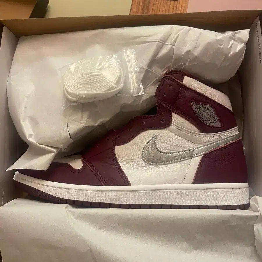 나이키 조던 1 레트로 하이  Jordan 1 Retro High OG