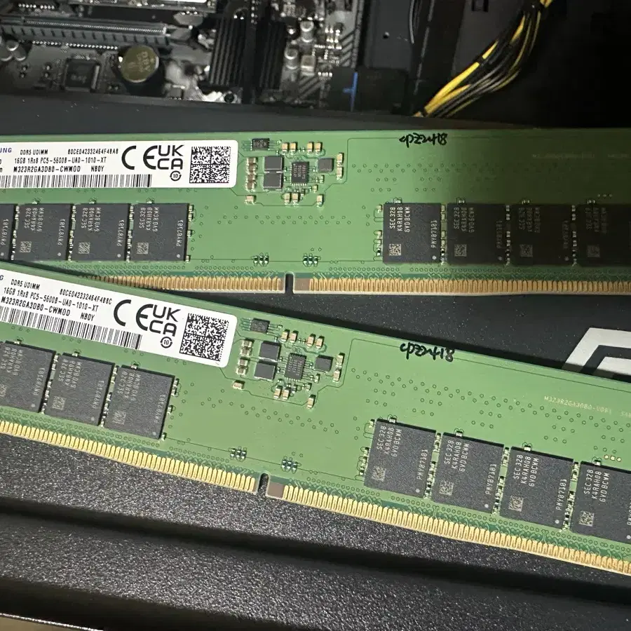 삼성 DDR5 5600 16g 2개 팝니다.