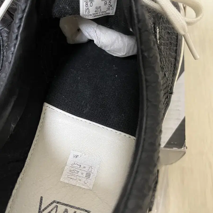 반스볼트x더블탭스 에라 아나콘다 블랙 US8 260 vans vault