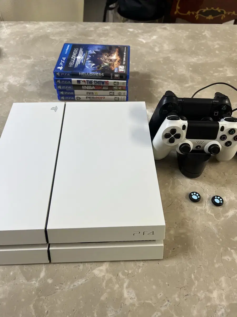 Ps4 본체 (cuh-1205A 500GB)  + 듀얼쇼크 팝니다