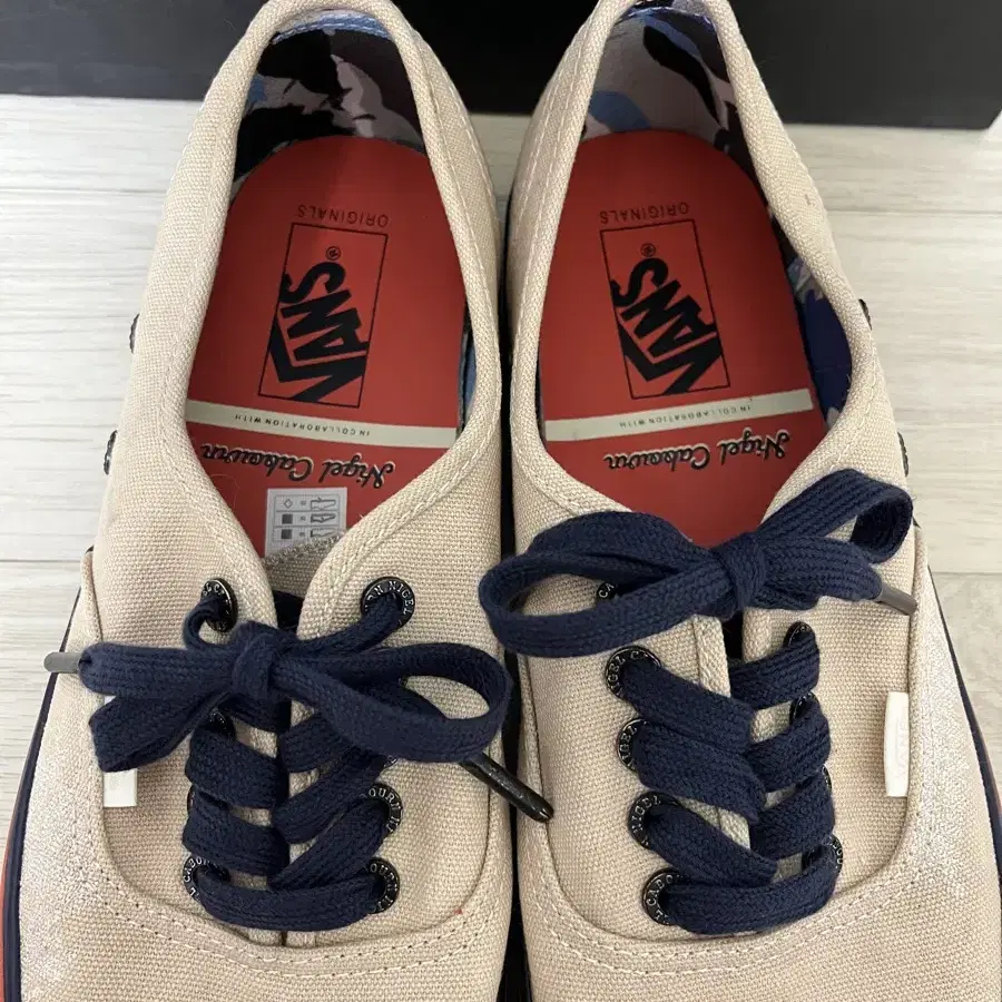 반스볼트X나이젤카본 어센틱 US11 290사이즈 vans vault