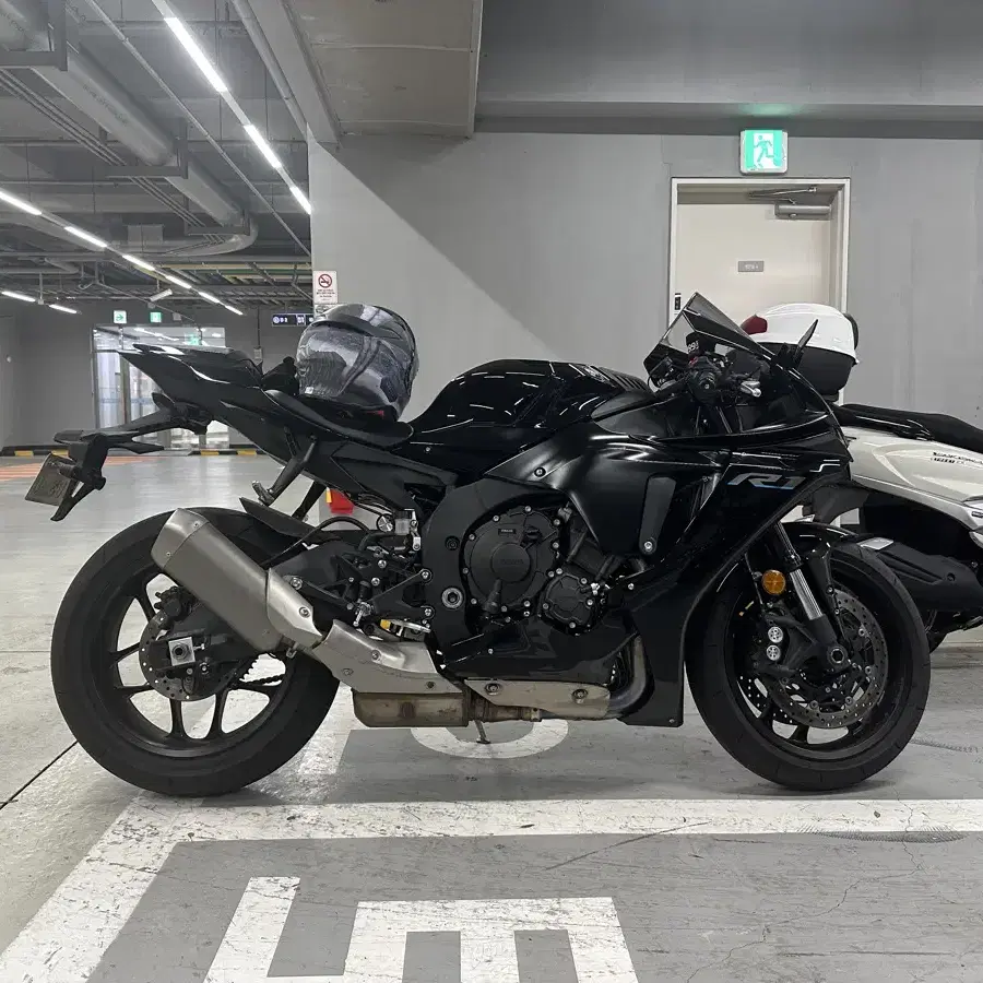 야마하 R1 1000km 신차 판매 대차 r6