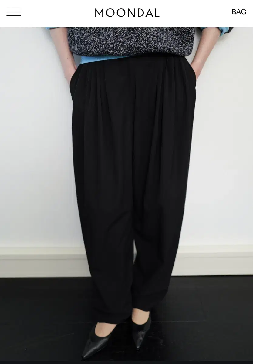 문달 Volume Tuck Pants in Black s사이즈