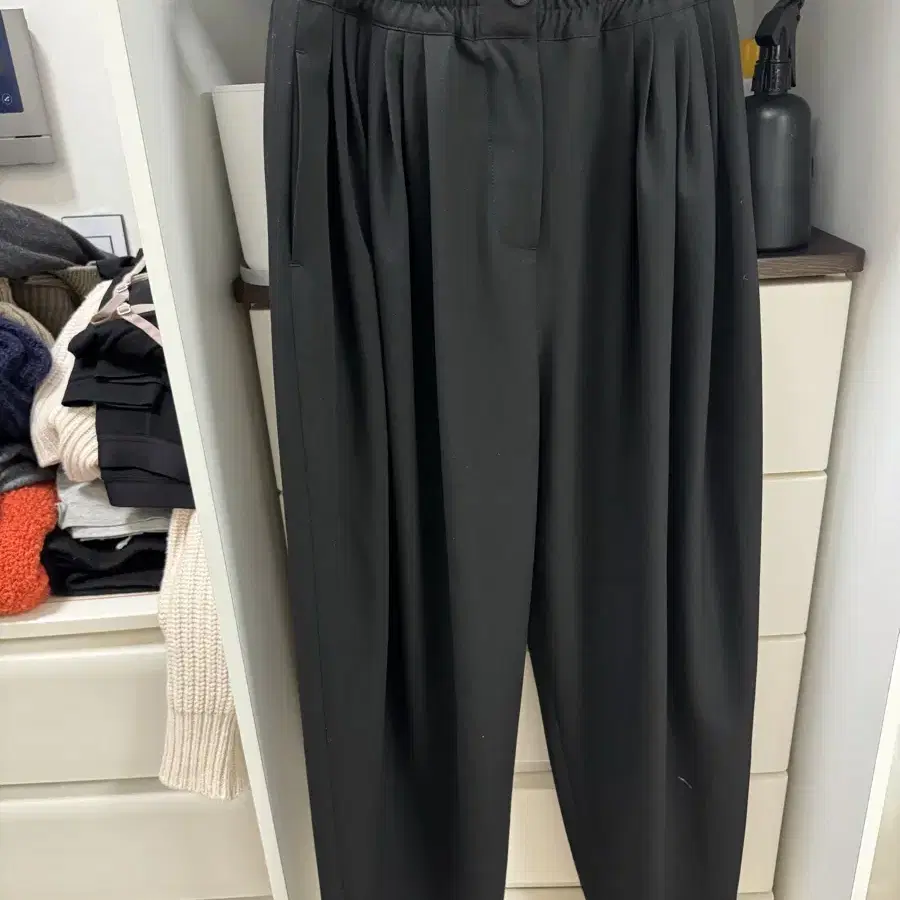 문달 Volume Tuck Pants in Black s사이즈