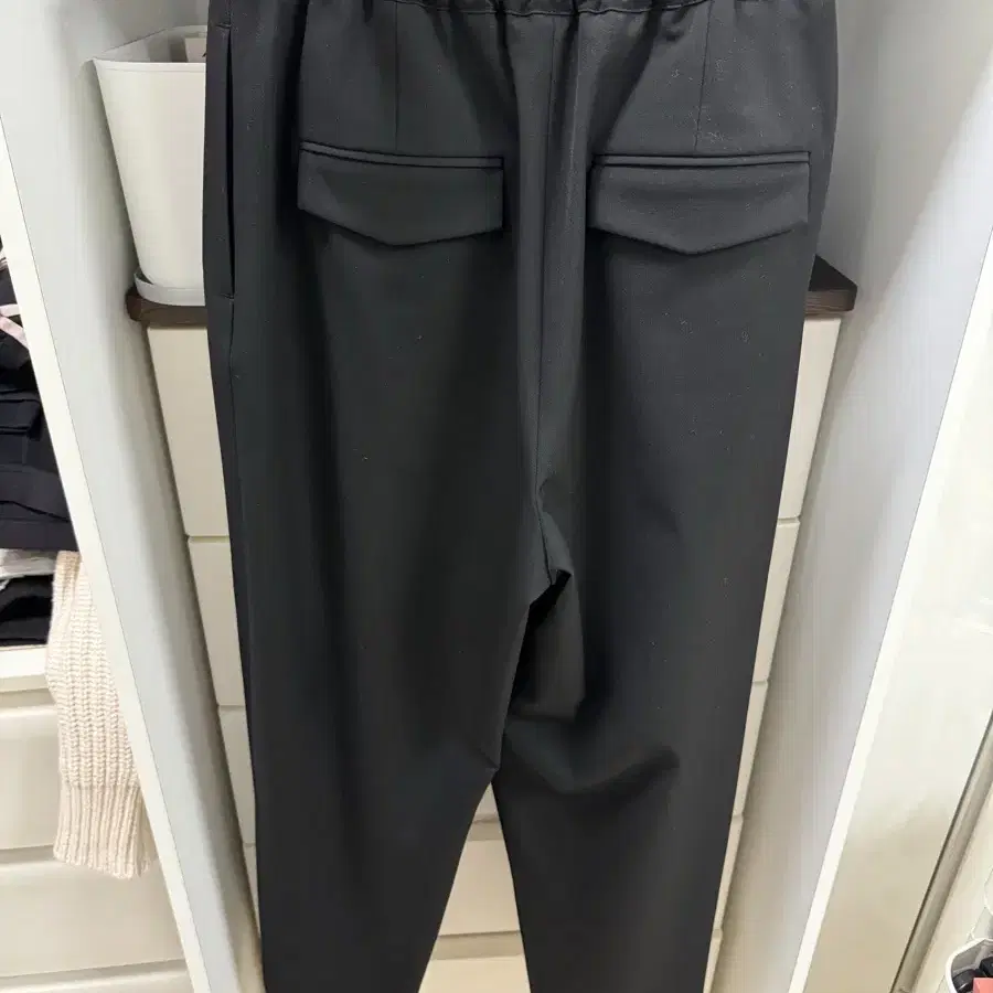 문달 Volume Tuck Pants in Black s사이즈