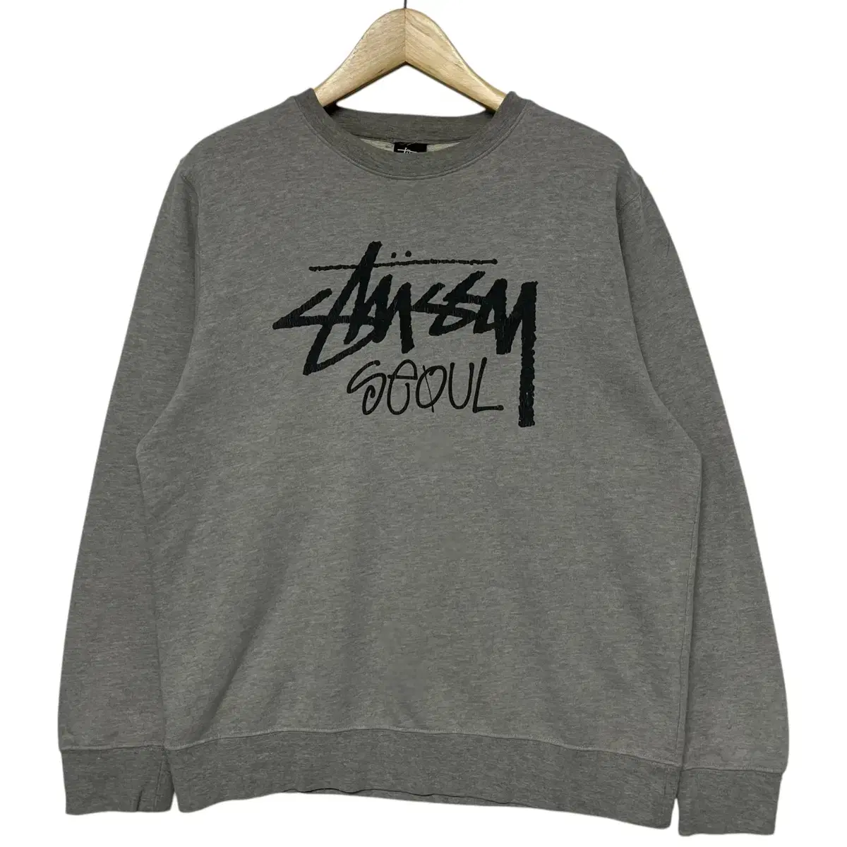 스투시 Stussy 챕터 서울 스탁 로고 맨투맨 그레이