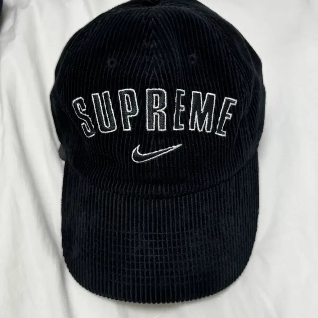 슈프림 나이키 캡모자 Supreme x Nike Arc Corduroy