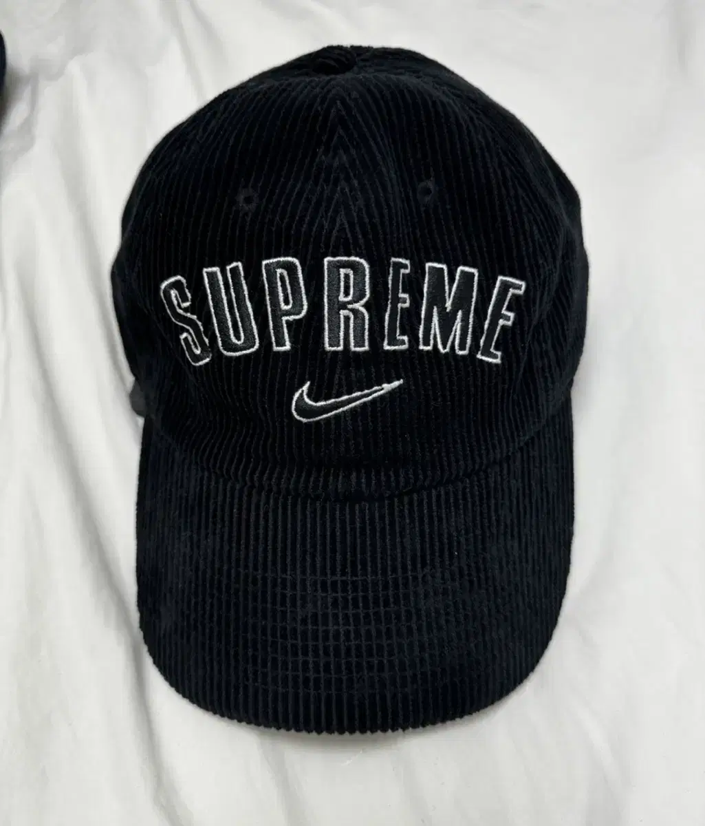 슈프림 나이키 캡모자 Supreme x Nike Arc Corduroy