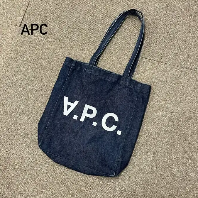 APC 데님 토트백