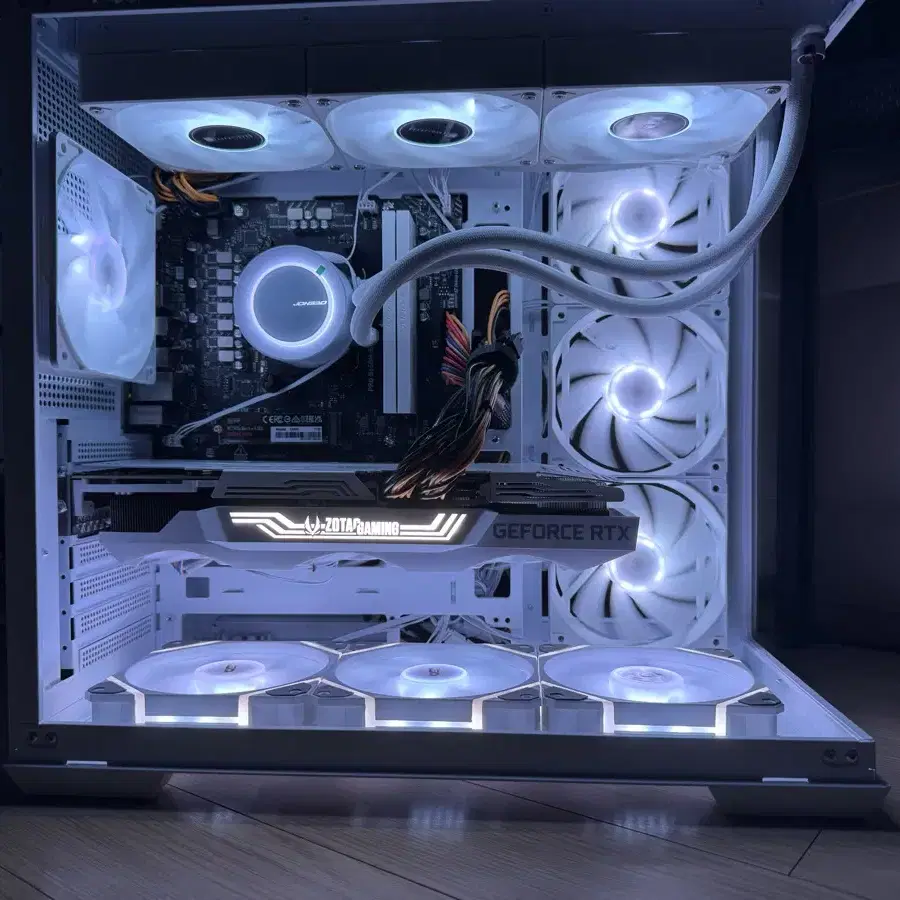 라이젠 9600x / RTX3080 고사양 게이밍 컴퓨터