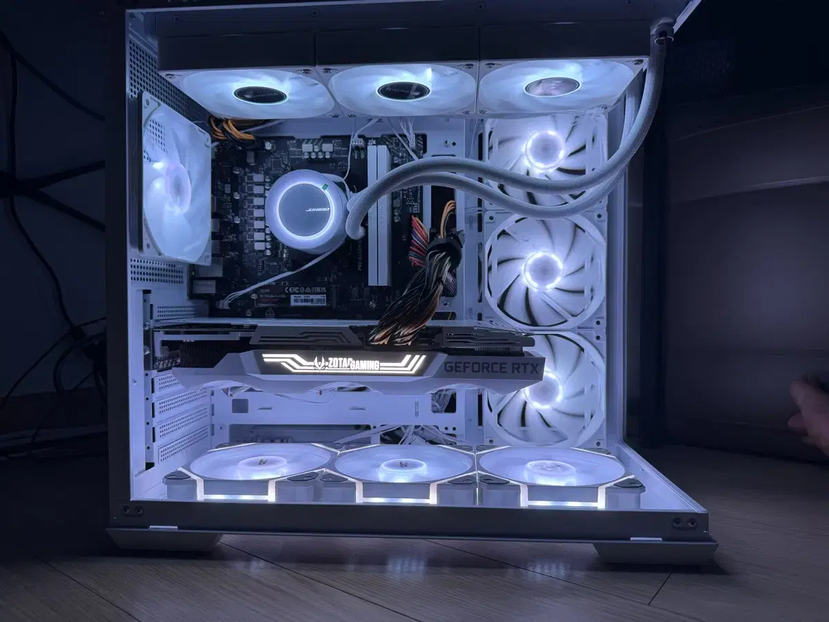 라이젠 9600x / RTX3080 고사양 게이밍 컴퓨터