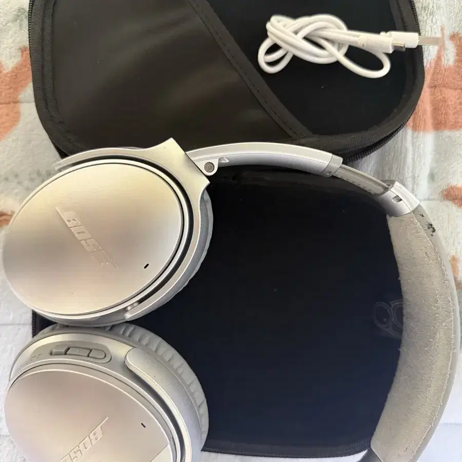 보스 qc35 실버 풀박스 판매합니다.