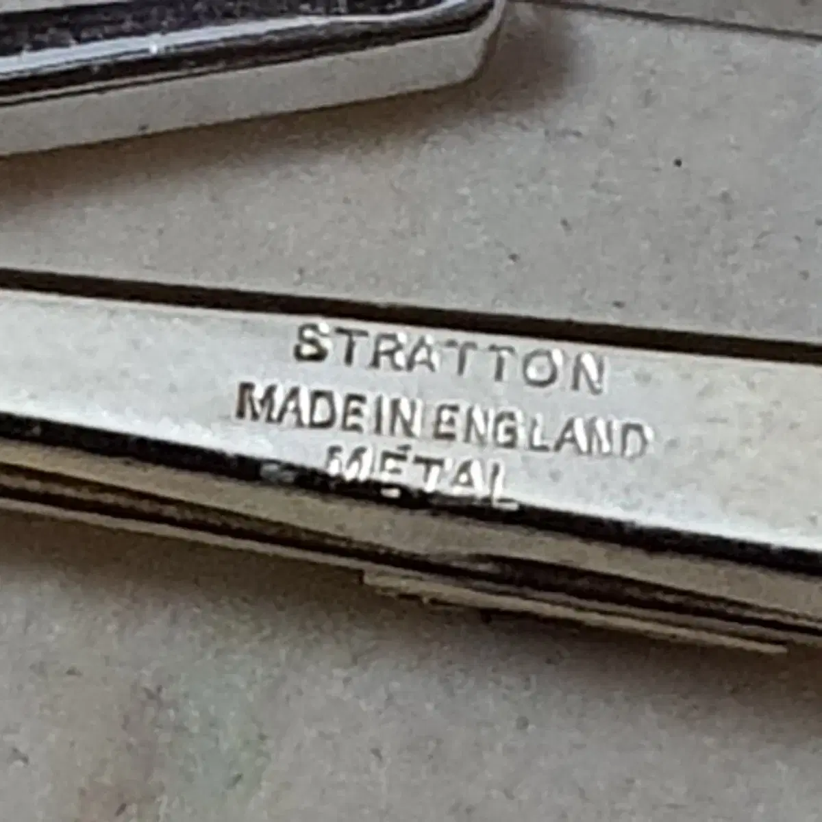 영국빈티지 스트래튼 넥타이핀 vintage STRATTON tie-pin