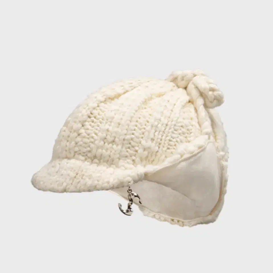 [미사용] 오호스 Braided Earflap Beanie / Ivory