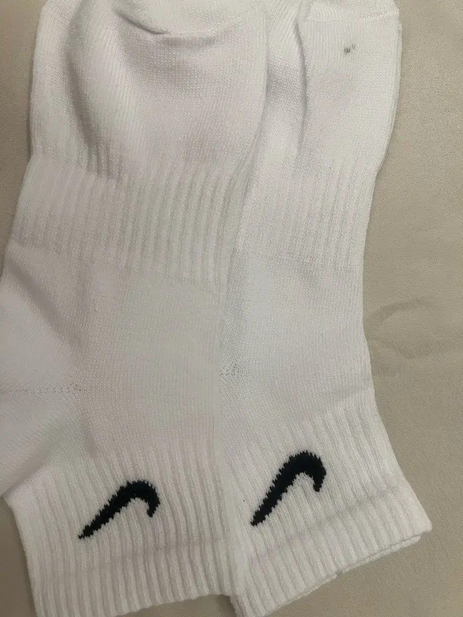 10 pairs of Nike medium socks