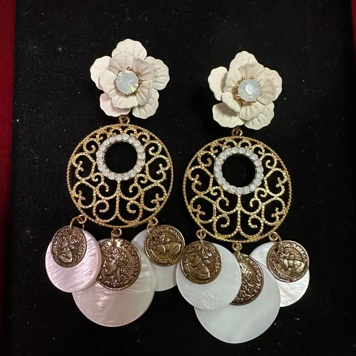 Rose Mother of Pearl Coin Dreamcatcher Earrings (Bold) #빅사이즈귀걸이,#화려한귀걸이 on  Bunjang Global Site.